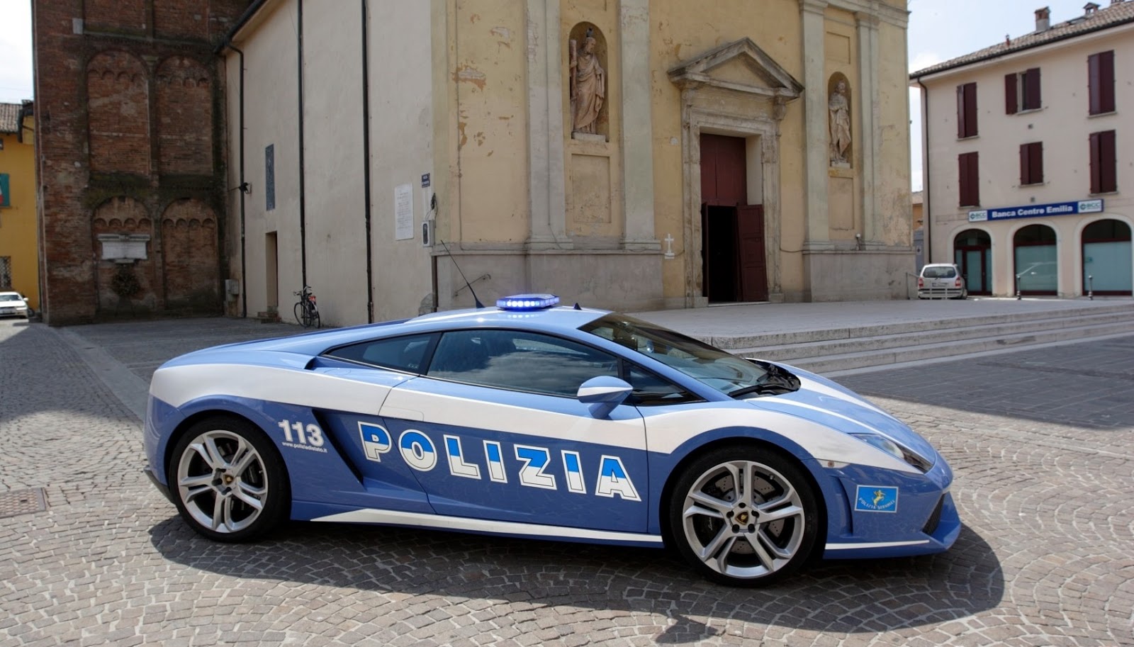 5 Mobil  Polisi Tercanggih  di dunia WOW Twin s Blog